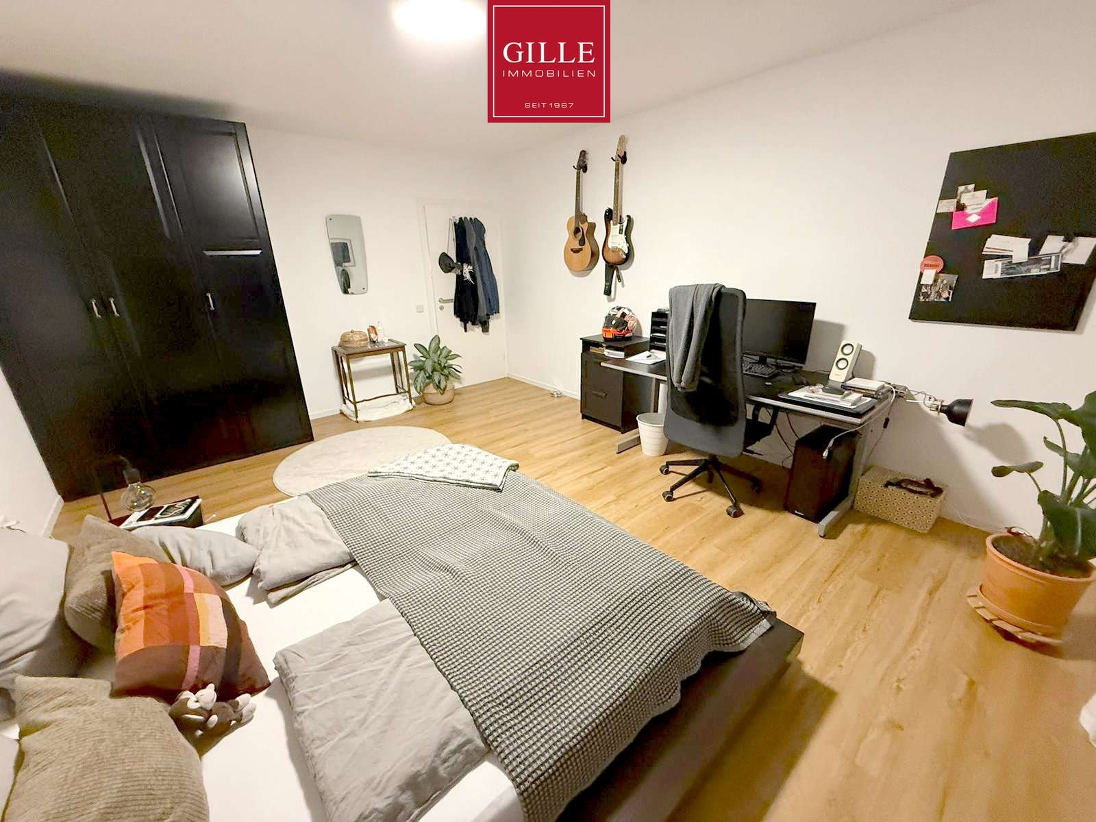 Ansicht 11 von: Charmant & Großzügig: 2-Zim.Whg mit großem Wohnraum, Dachterrasse, Duschbad Kamin & Garage in Kaarst